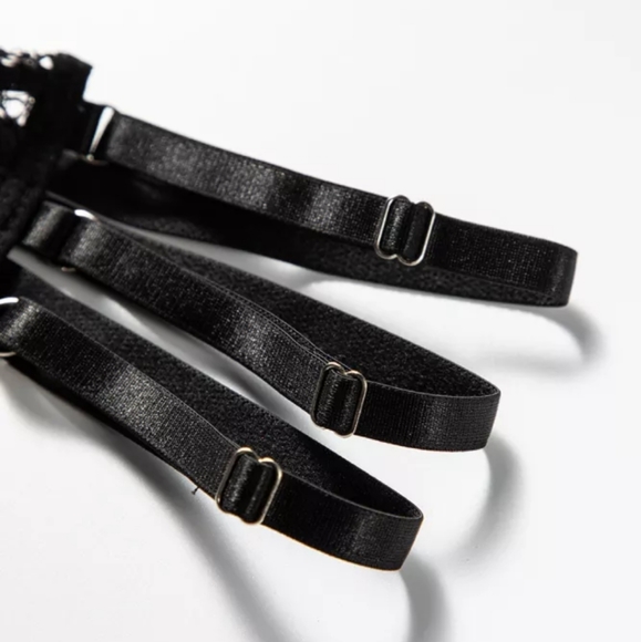 Strappy Embroidery Rose 2pc Set - Picture 10 of 10